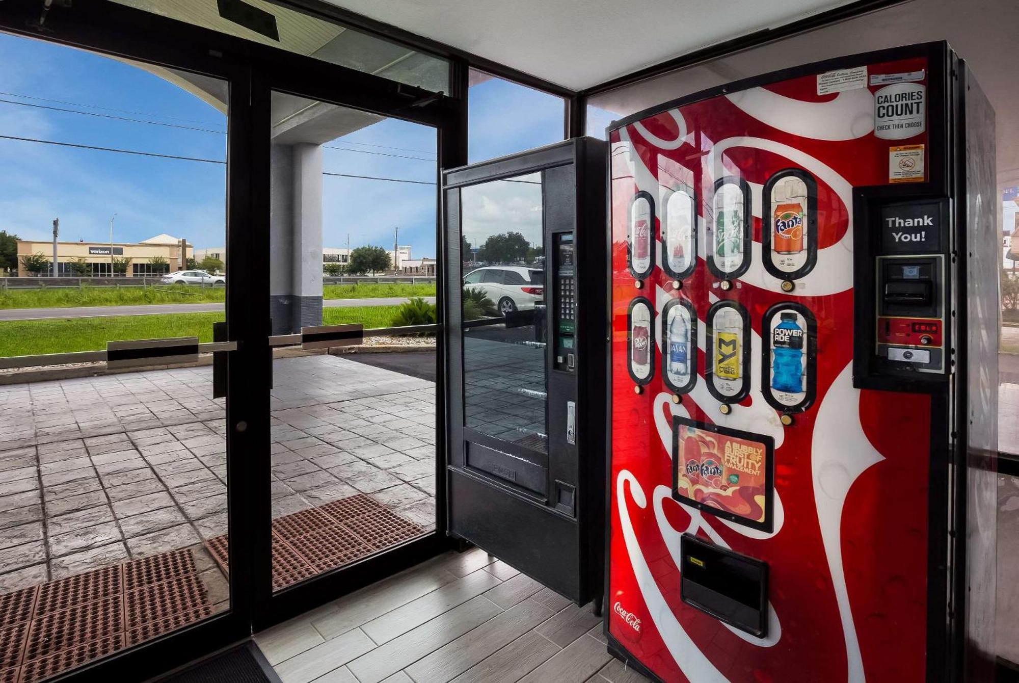 Econo Lodge Mobile Buitenkant foto